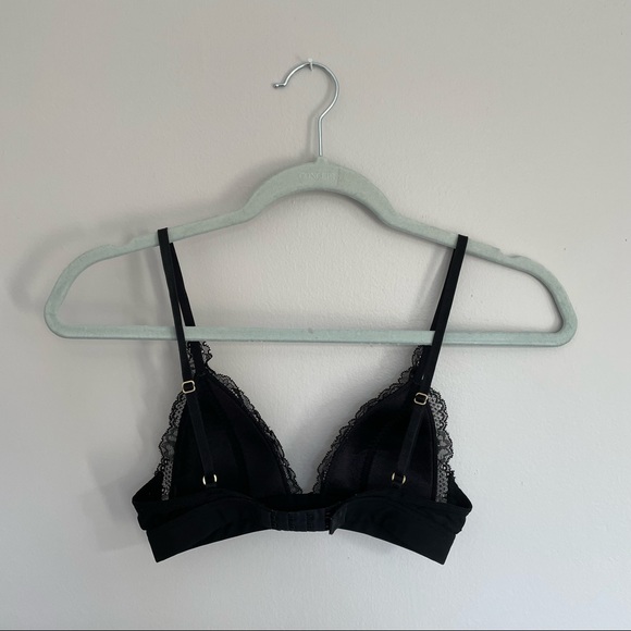 3 for 15$🌸 Bralette fit like 32B in Black with lace detail - Picture 4 of 6